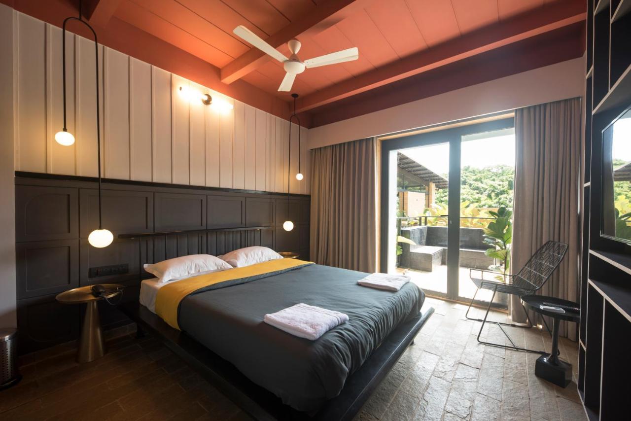 East India House Hotel Gorai Exterior photo